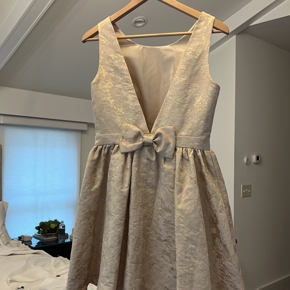 Gold dress - Picture 2 of 2